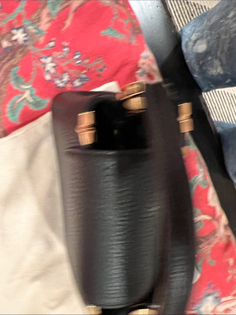 Louis Vuitton Black Capucines Mini Top-Handle Bag with Gold Hardware - Picture 11 of 15
